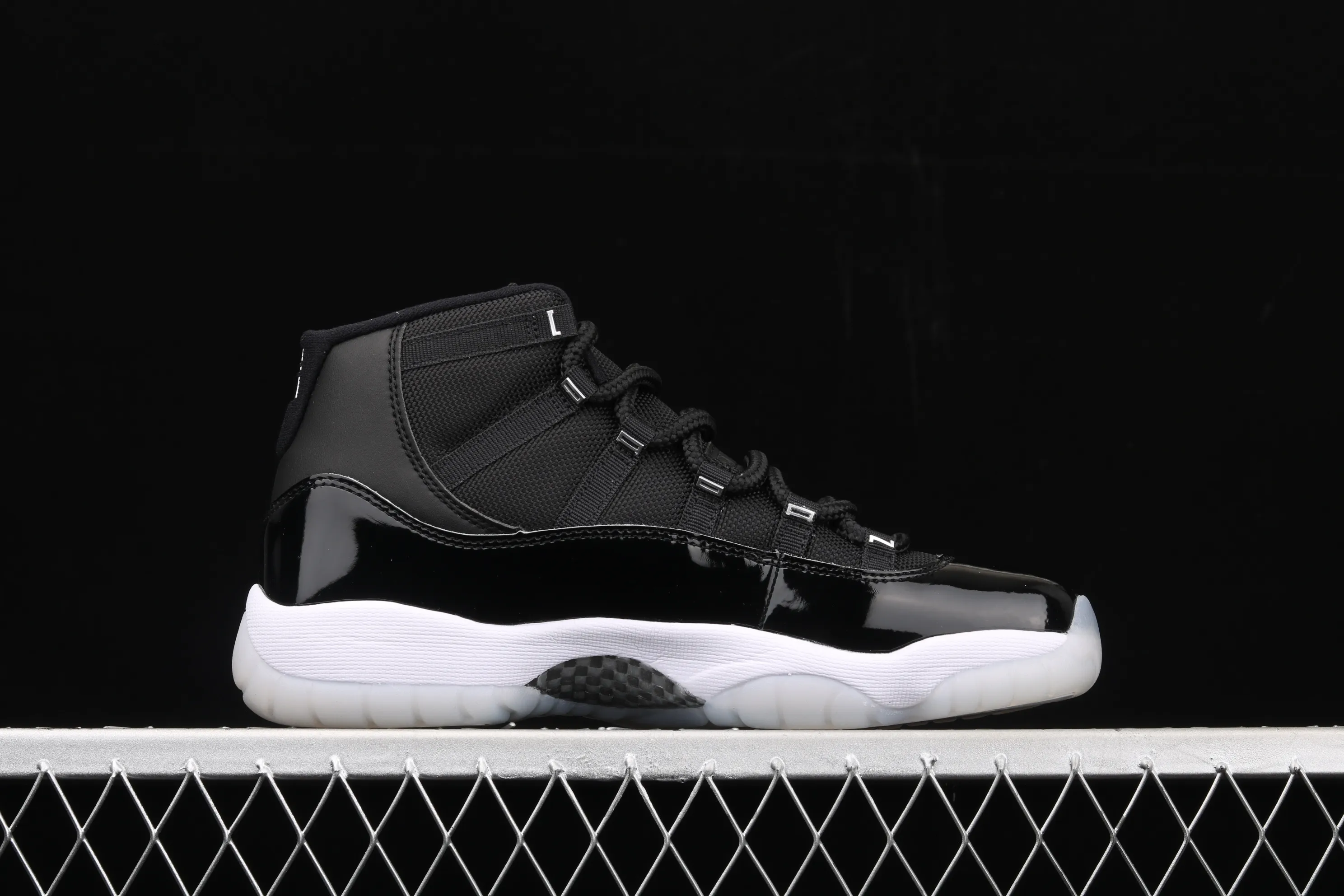 All Categories Air Jordan Jordan Series Basketball Shoes Air Jordan 11 Pure Original Version Air Jordan 11 "25th Anniversary" AJ11 Joe 11 Devil II Genuine Standard Real Carbon 378038-011